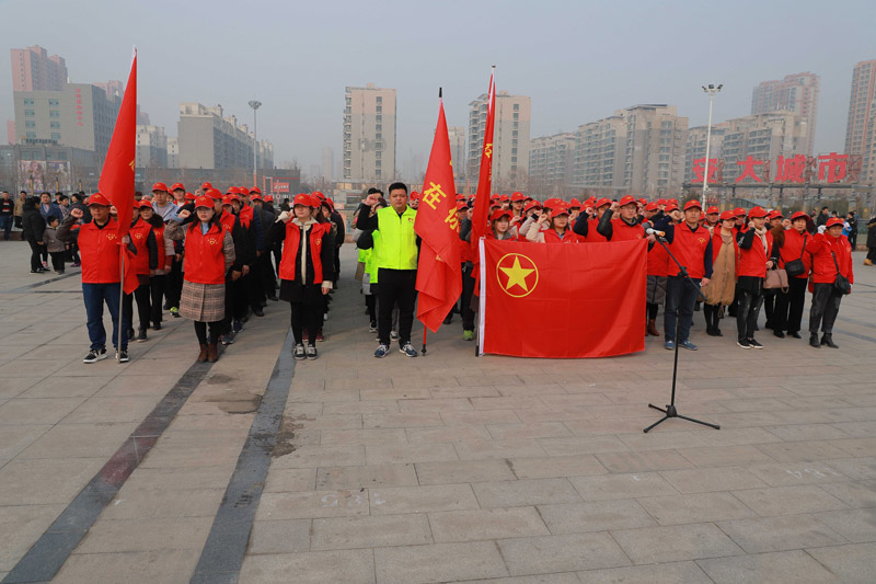 踐行雷鋒精神 “長田人?樂善行”志愿者服務(wù)隊在行動 踐行雷鋒精神 “長田人?樂善行”志愿者服務(wù)隊在行動