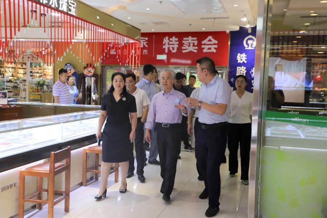【長(zhǎng)田動(dòng)態(tài)】省專家組、市節(jié)約用水服務(wù)中心相關(guān)領(lǐng)導(dǎo)蒞臨長(zhǎng)田實(shí)業(yè)旗下華百?gòu)V場(chǎng)檢查指導(dǎo)節(jié)水用水工作